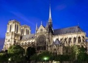 Oração a Notre-Dame de Paris